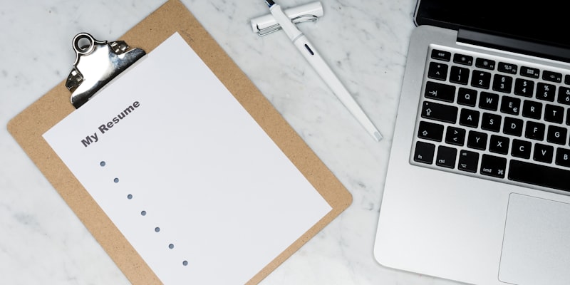 Ilustrasi dokumentasi informasi akun dan kontak dukungan